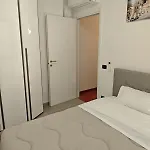 Flat Near 2 Minutes From Airport ! Апартаменты *