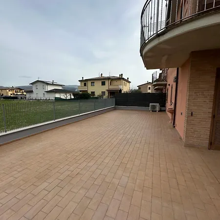 Διαμέρισμα Flat Near 2 Minutes From Airport ! Ασίζη