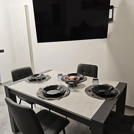Flat Near 2 Minutes From Airport ! Διαμέρισμα