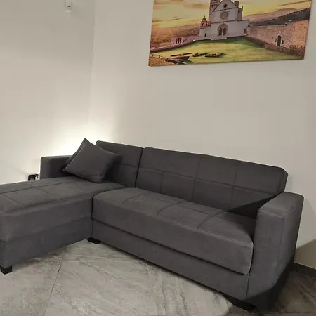 Flat Near 2 Minutes From Airport !