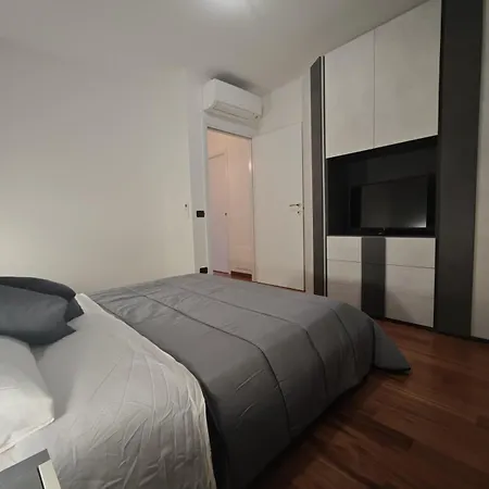 Διαμέρισμα Flat Near 2 Minutes From Airport ! *