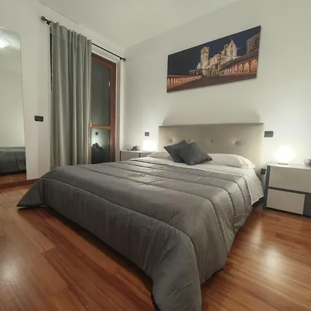 Flat Near 2 Minutes From Airport ! Ασίζη