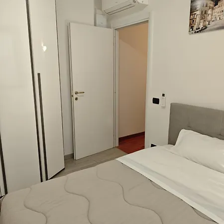 Flat Near 2 Minutes From Airport ! Apartment *