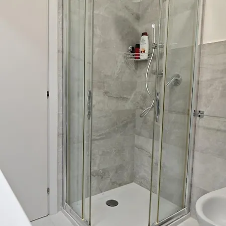 Flat Near 2 Minutes From Airport ! Διαμέρισμα *