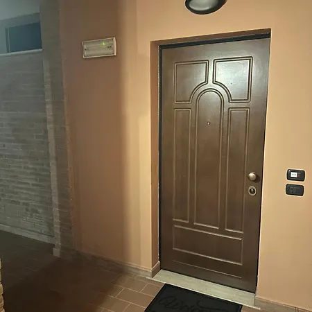 Modern Flat Near 2 Minutes From Airport !