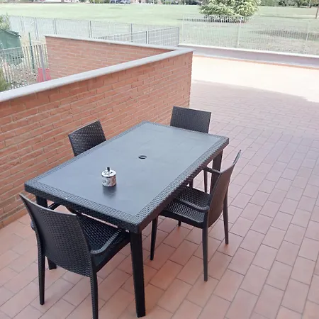 Modern Flat Near 2 Minutes From Airport ! Assisi