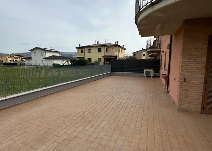 Apartment Flat Near 2 Minutes From Airport ! Assisi