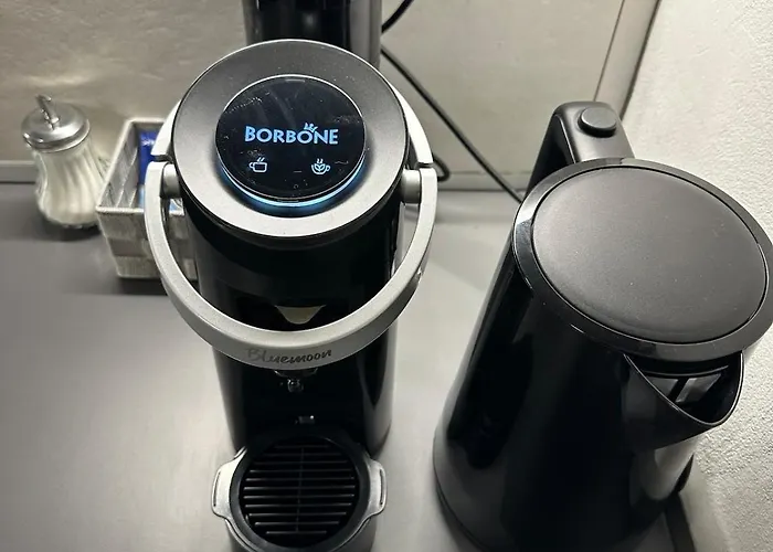 Flat Near 2 Minutes From Airport ! *