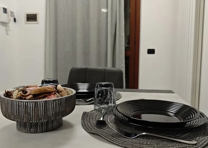 Flat Near 2 Minutes From Airport ! * Assise