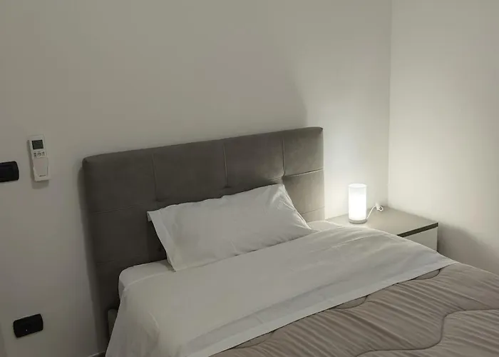 Apartment Flat Near 2 Minutes From Airport !