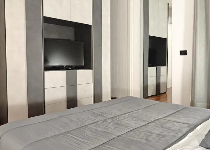 Flat Near 2 Minutes From Airport !