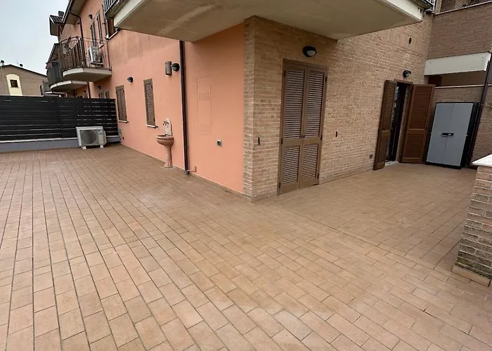 Flat Near 2 Minutes From Airport ! Assisi